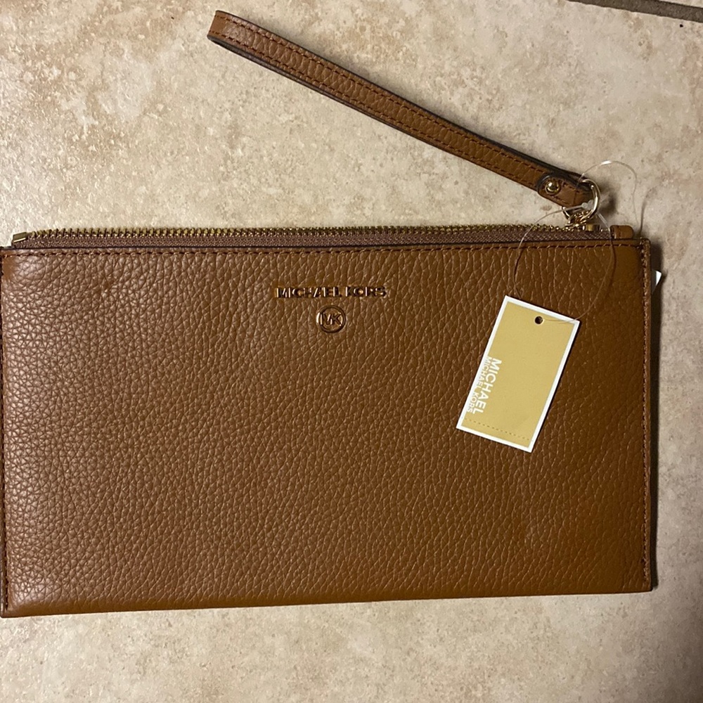 Michael Kors Jet set charm lg zip clutch wristlet leather